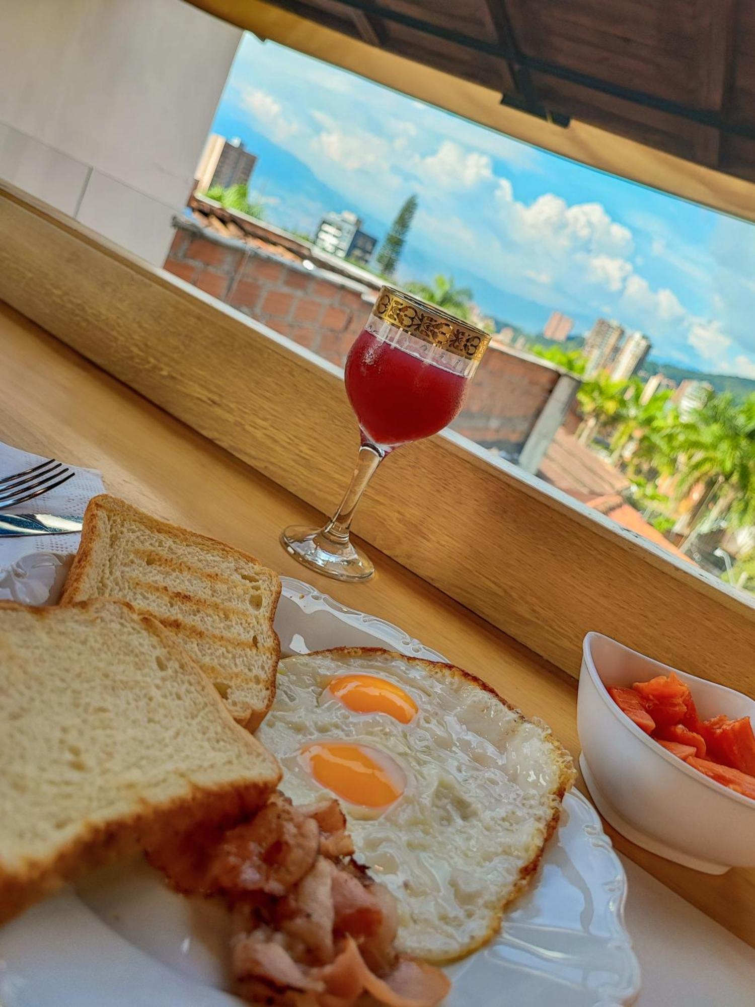 Casa Naranjos Maison d'hôtes Medellín